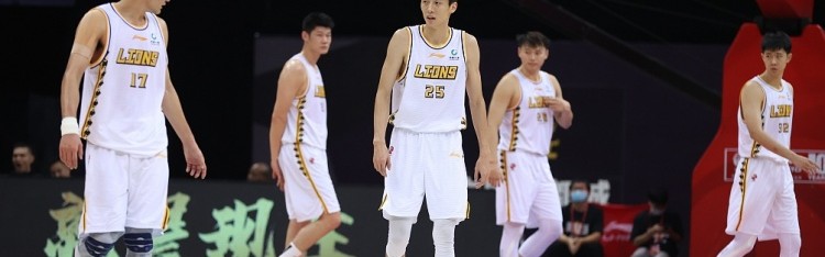 直播吧独家：孙铭徽胡金秋赵岩昊联手周琦为四川队出战全运会