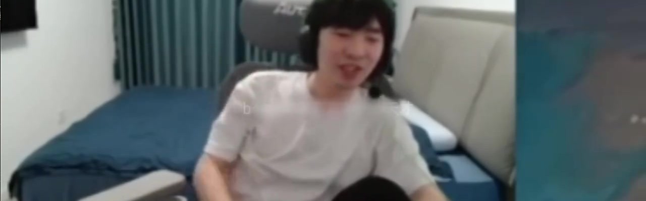 Cryin：许哥现在配Canyon是害他，跟许哥在一起要烂在DK了